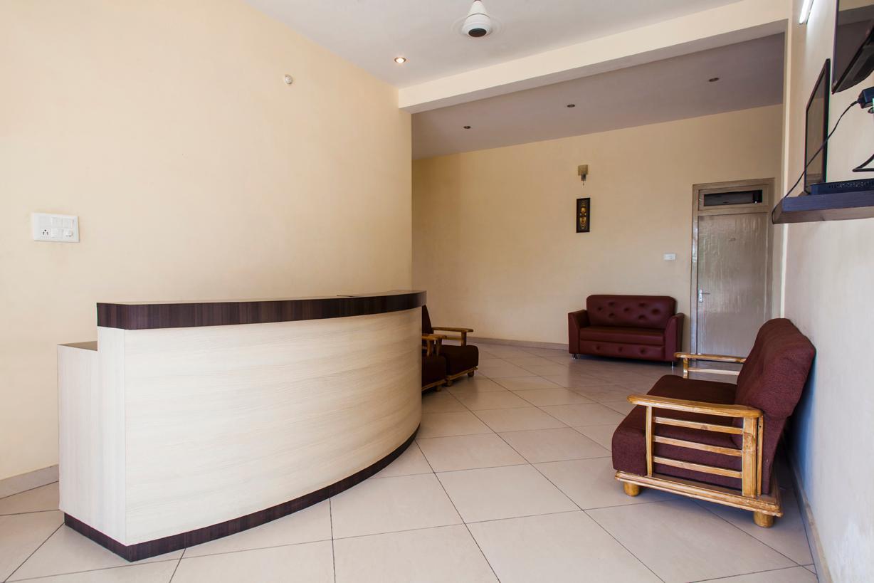 Ramprastha Hotel Ayodhya Esterno foto