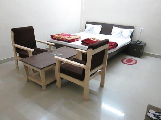 Ramprastha Hotel Ayodhya Esterno foto