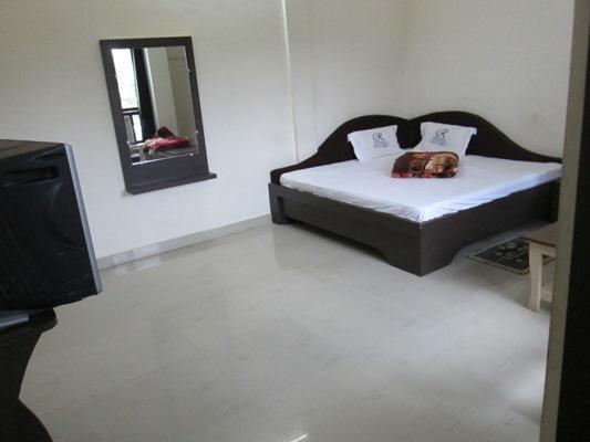 Ramprastha Hotel Ayodhya Esterno foto